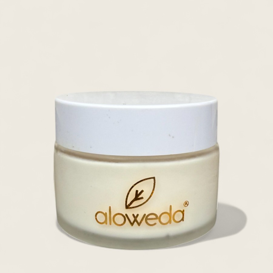 THE DAY CREAM 50 Gram: Aloweda Day Cream SPF 30 + Hyaluronic Acid + Vitamin E